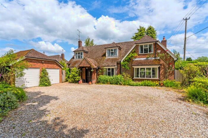 4 Bedroom Detached House For Sale In Burnt Oak, Little London, RG26