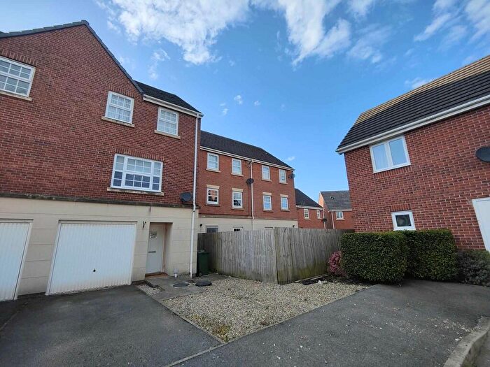 3 Bedroom Town House To Rent In Coopers Place, PR7