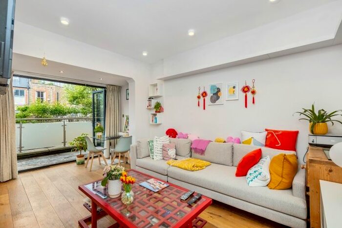 1 Bedroom Flat To Rent In Rostrevor Road, Fulham, London, SW6