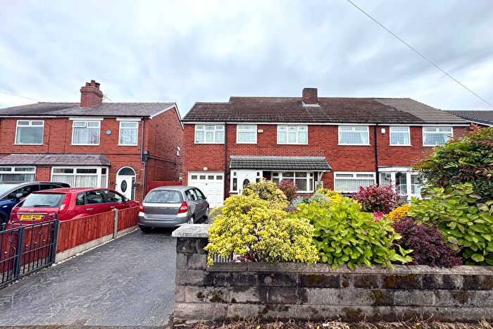 3 Bedroom Semi-Detached House For Sale In Preston Road, Standish, Wigan, WN6