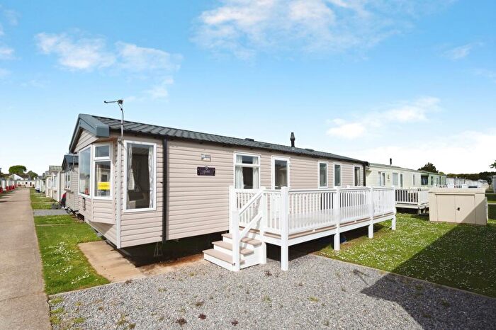 3 Bedroom Park Home For Sale In Meadow Bay, Manor Road, Hayling Island, Hampshire, PO11