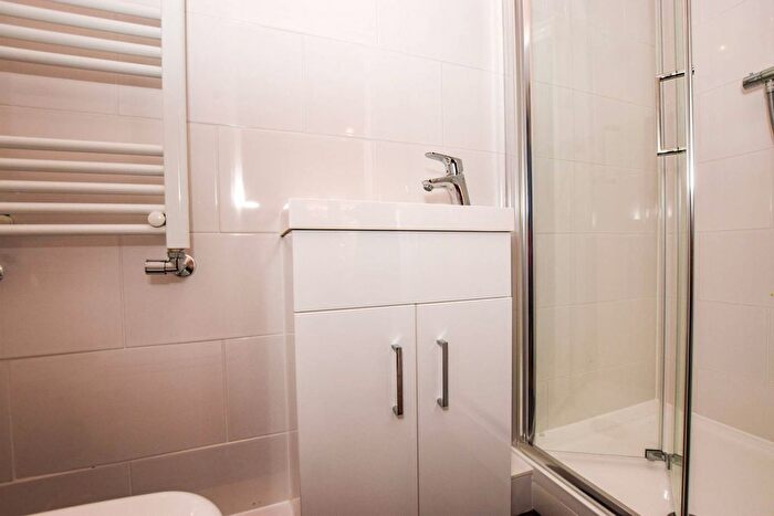 2 Bedroom Flat To Rent In Cedar Walk, Hemel Hempstead, HP3