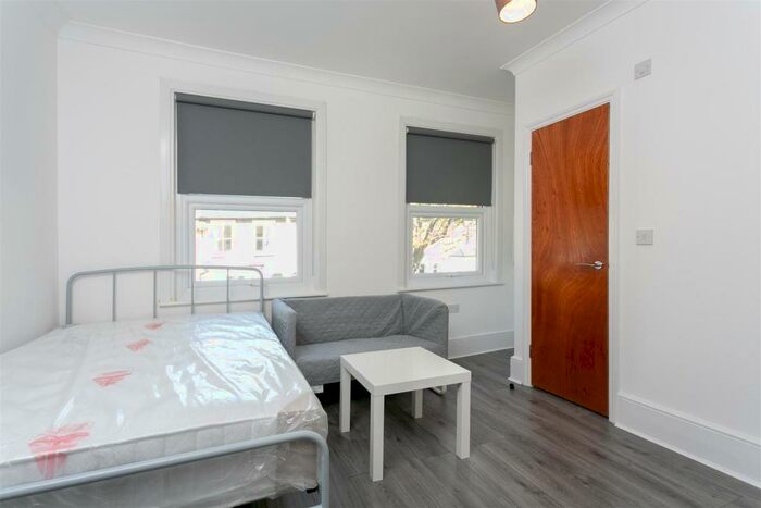 Studio To Rent In Chestnut Avenue North, Walthamstow, E17