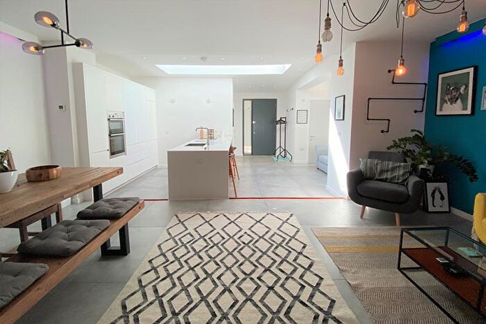 2 Bedroom Apartment To Rent In Westfield Place - Clifton Village, BS8