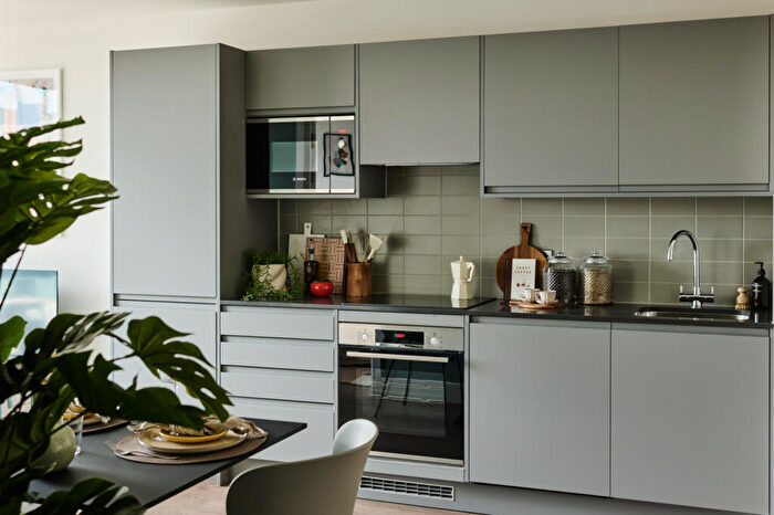 2 Bedroom Apartment To Rent In Uncle Leeds, Whitehall, Leeds, LS12