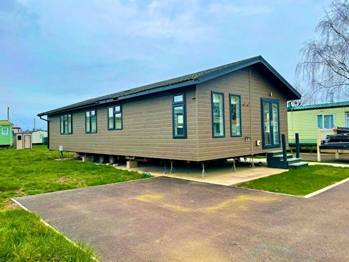 3 Bedroom Lodge For Sale In Honeysuckle Manor House Holiday Park Church Laneham Retford Nottinghamshire, DN22