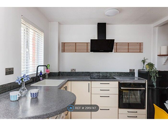 1 Bedroom Terraced House To Rent In William Booth Road, London, SE20