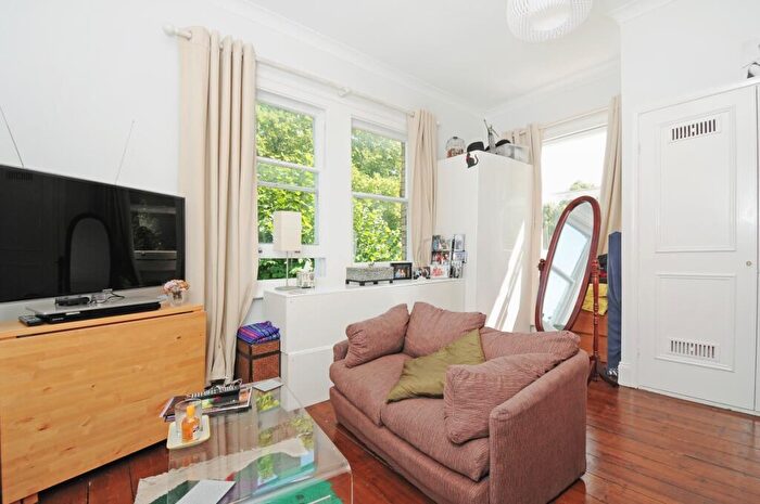 1 Bedroom Flat To Rent In Gipsy Hill, London, SE19