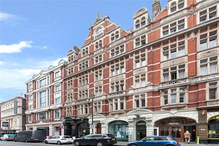 2 Bedroom Flat To Rent In St. Martin's Lane, Covent Garden, London, WC2N