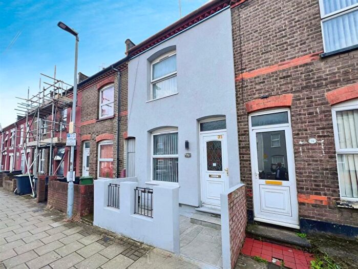 2 Bedroom Terraced House To Rent In Oak Road, Luton, LU4