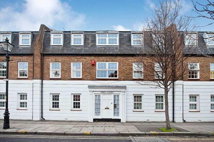 1 Bedroom Apartment To Rent In Abbey Court, SE17