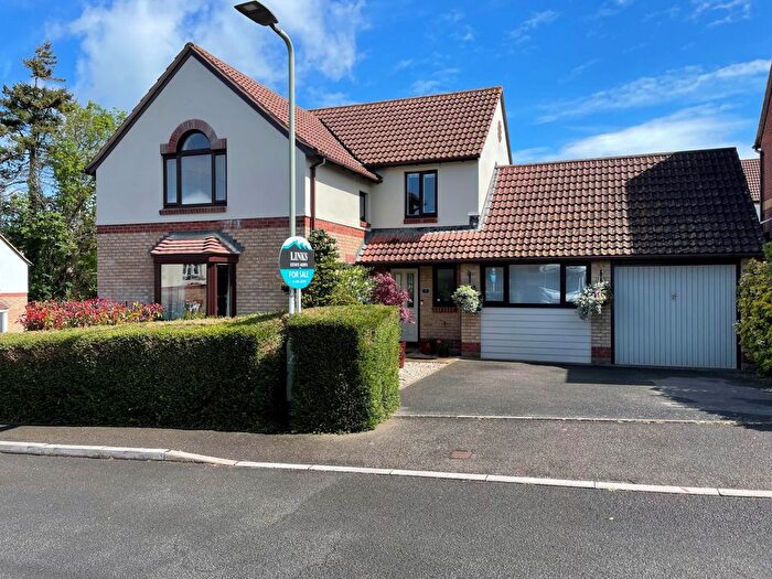 4 Bedroom Detached House For Sale In Wordsworth Close, Exmouth, EX8