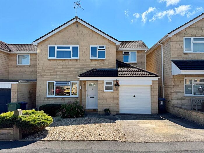 4 Bedroom Detached House For Sale In Coniston Road, Chippenham, SN14