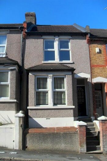 2 Bedroom Terraced House To Rent In Cecil Road, Rochester, ME1