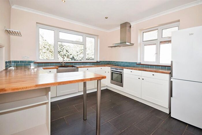 2 Bedroom Maisonette To Rent In Cambridge Road, London, SW20