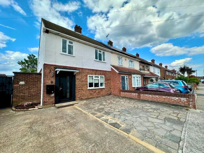 3 Bedroom End Of Terrace House To Rent In Christchurch Avenue, Rainham, RM13