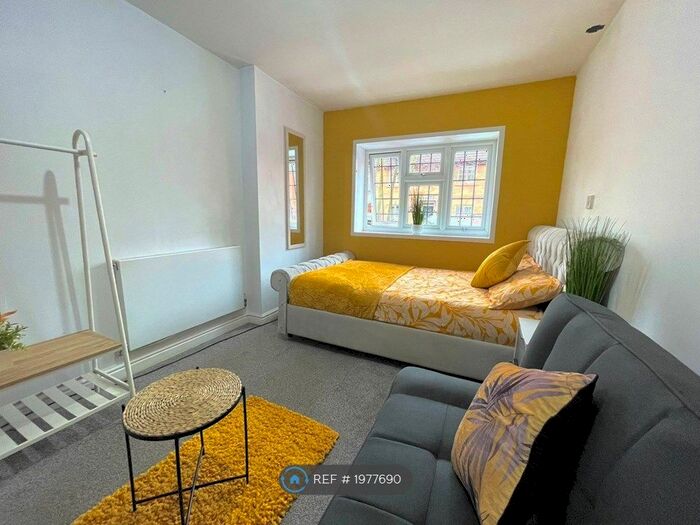 Studio To Rent In Stamer Street, Stoke-On-Trent, ST4