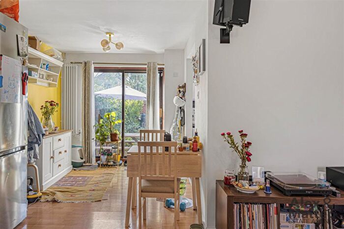 3 Bedroom Property For Sale In Strathnairn Street, Bermondsey, SE1