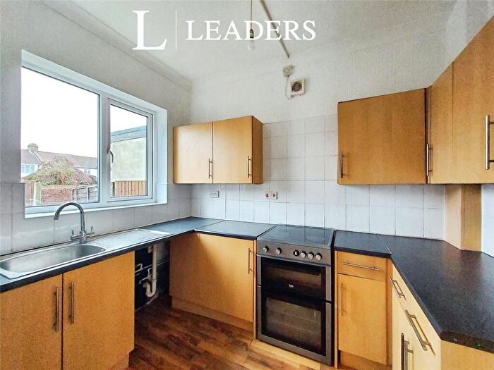 3 Bedroom Semi-Detached House To Rent In South Avenue, Southend-on-Sea, SS2