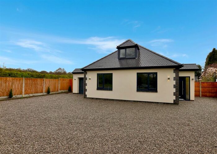 3 Bedroom Detached Bungalow For Sale In Tamworth Road, Bassetts Pole, Sutton Coldfield, B75