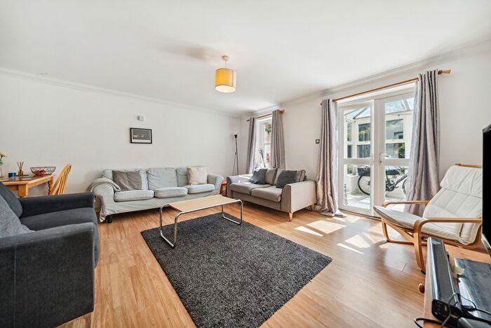 4 Bedroom Terraced House To Rent In Charles Haller Street, Battersea Park, SW2