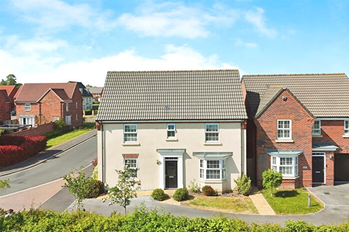 4 Bedroom Detached House For Sale In Lawrance Avenue, Anlaby, HU10