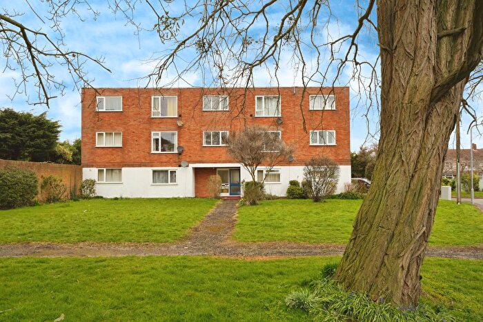 2 Bedroom Flat For Sale In Farleigh Road, Pershore, Worcestershire, WR10