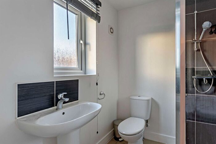 5 Bedroom Detached House For Sale In Littlecote Grove, Peterborough, PE4