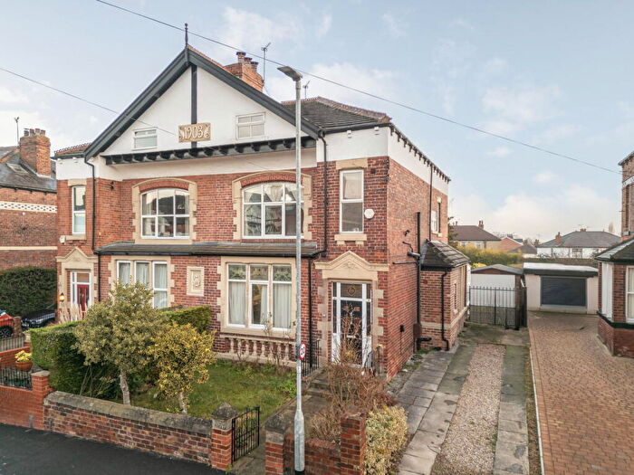 5 Bedroom Semi Detached House For Sale In Morritt Avenue, Leeds, LS15