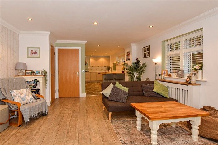 4 Bedroom Semi Detached House For Sale In Tupwood Gardens, Caterham, Surrey, CR3