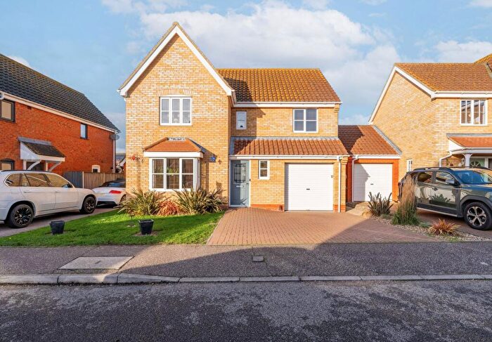 4 Bedroom Detached House For Sale In Seafields Drive, Hopton, NR31