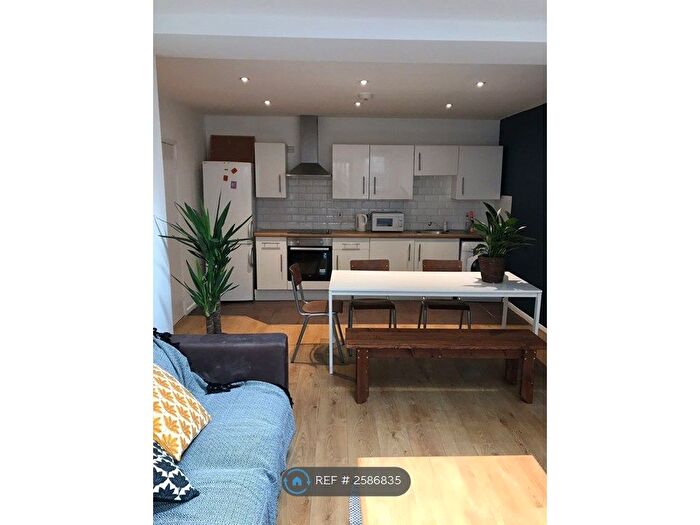 5 Bedroom Semi-Detached House To Rent In Dacca Street, London, SE8