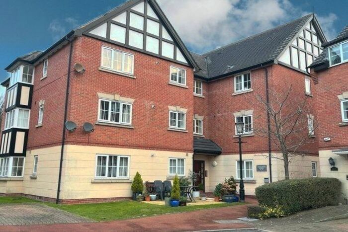 2 Bedroom Flat To Rent In Marine Approach, Northwich, CW8