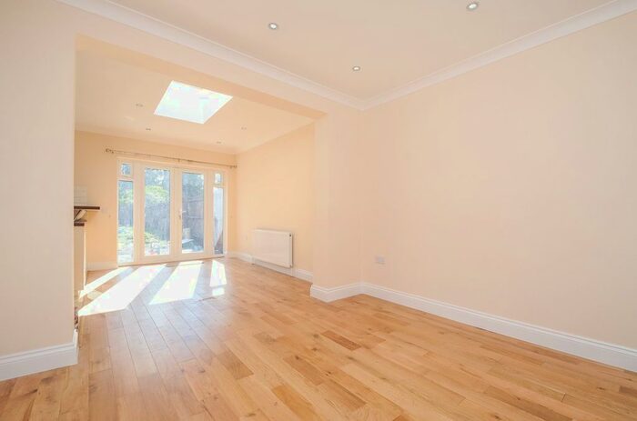 4 Bedroom Semi-Detached House To Rent In Cambridge Road, New Malden, KT3