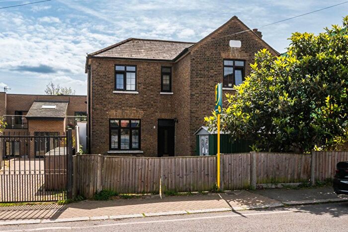 4 Bedroom Detached House For Sale In Firs Close, Forest Hill, London, SE23