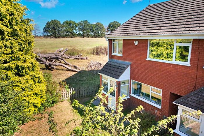 3 Bedroom End Of Terrace House For Sale In Snowshill Drive, Cheswick Green, Solihull, B90