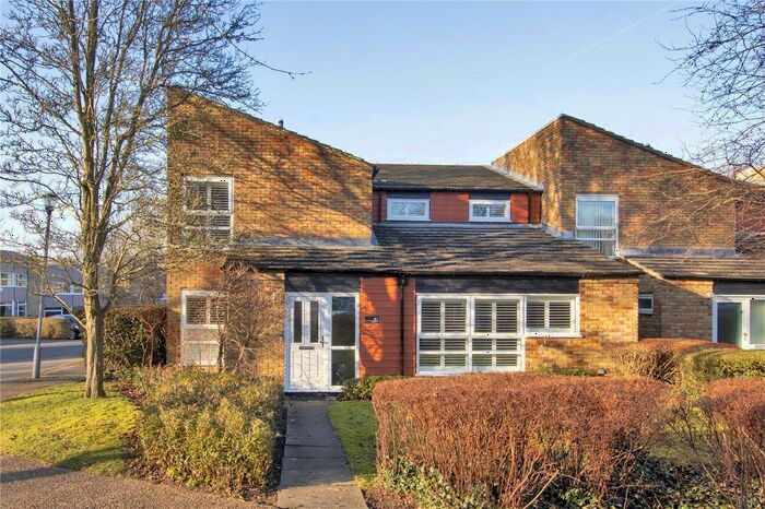 4 Bedroom Link Detached House To Rent In Lambardes, New Ash Green, Longfield, Kent, DA3