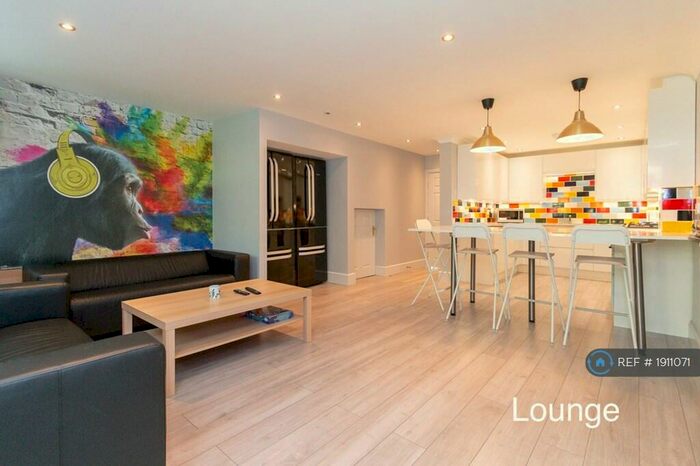 8 Bedroom Semi-Detached House To Rent In Schuster Road, Manchester, M14