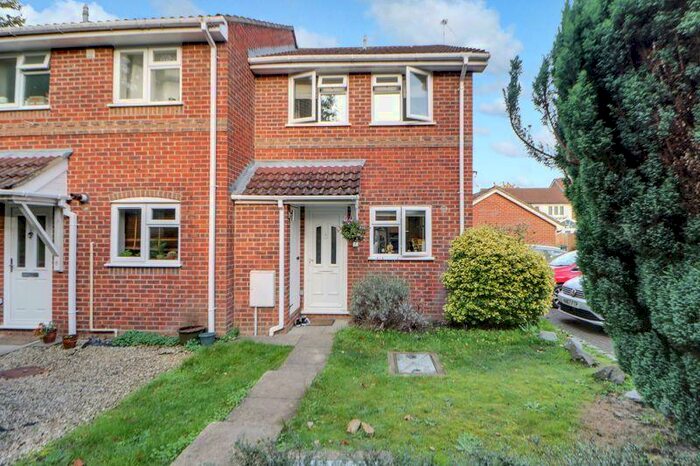2 Bedroom House To Rent In Webb Close, Bagshot, GU19