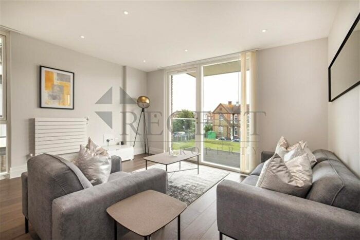 2 Bedroom Apartment To Rent In Hamond Court, Kingston Upon Thames, KT2