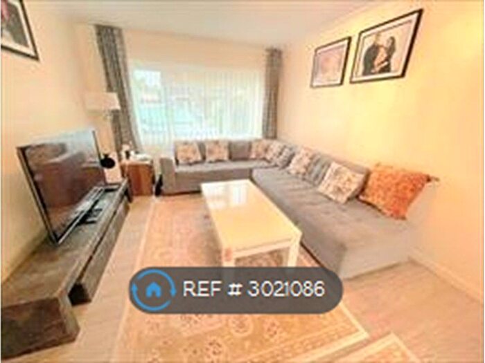 3 Bedroom Terraced House To Rent In White Hart Lane, Romford, RM7