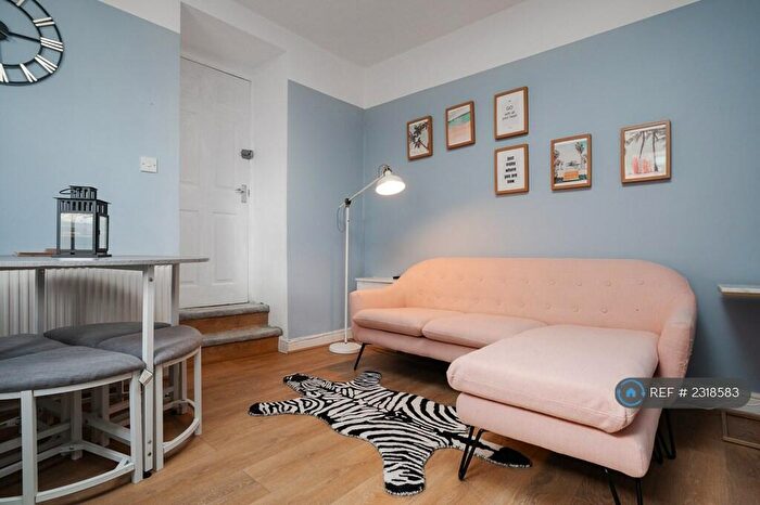 2 Bedroom Flat To Rent In Hartington Road, Toxteth, Liverpool, L8