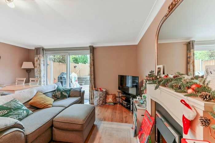 3 Bedroom Terraced House To Rent In Cuthbert Gardens, Norwood, London, SE25