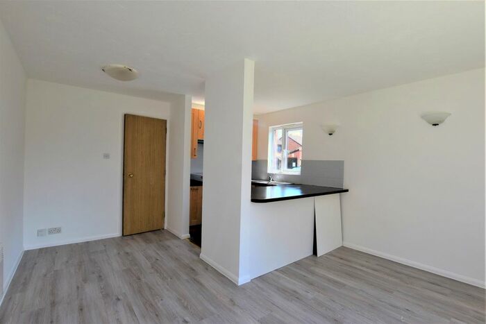 1 Bedroom Flat To Rent In John Gooch Drive, Enfield, EN2