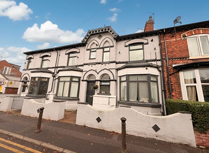 2 Bedroom Flat To Rent In Egerton Crescent, Manchester, M20