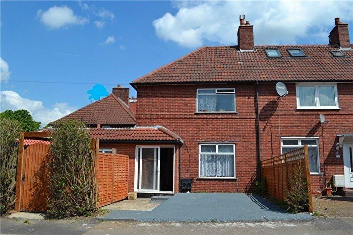 3 Bedroom End Of Terrace House To Rent In Croxden Walk, Morden, Surrey, SM4