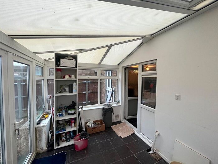 5 Bedroom Terraced House For Sale In Southwark Close, Stevenage, SG1