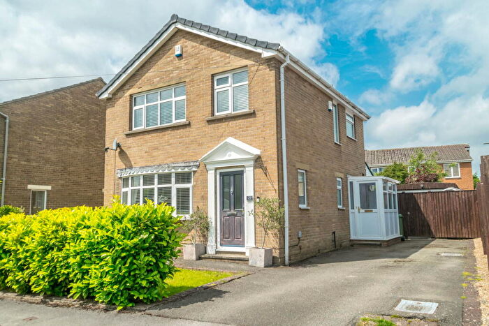 3 Bedroom Detached House For Sale In Oakland Court, Highburton, HD8