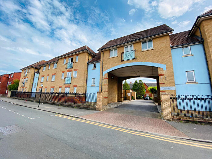 2 Bedroom Flat To Rent In Garvary Road, London, E16