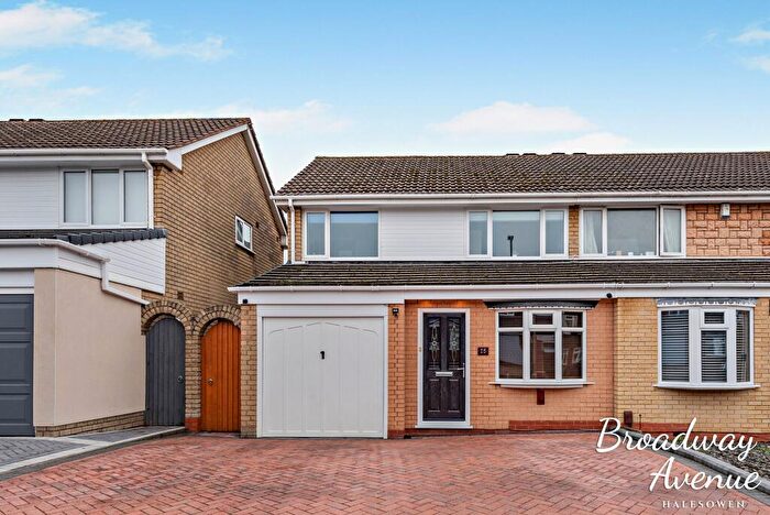 3 Bedroom Semi Detached House For Sale In Broadway Avenue, Halesowen, B63